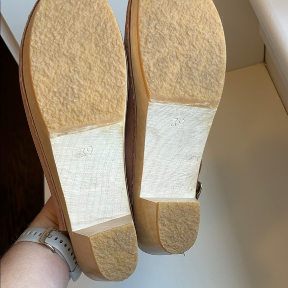 Bryr Blush Pink Leather Clogs - Picture 6 of 6